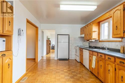 4214 Roy, Hanmer, ON - Indoor Photo Showing Kitchen