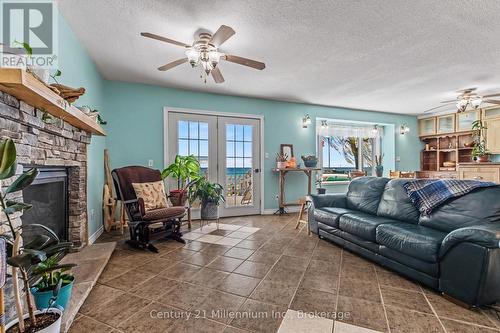 117 Kiowana Beach Road, Meaford, ON - Indoor Photo Showing Living Room With Fireplace