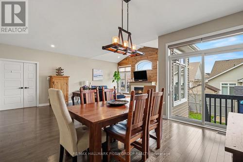 819 Tewin Circle, Ottawa, ON - Indoor Photo Showing Dining Room