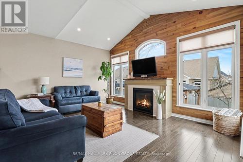 819 Tewin Circle, Ottawa, ON - Indoor Photo Showing Living Room With Fireplace