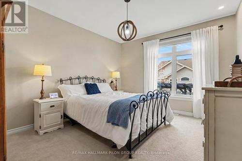 819 Tewin Circle, Ottawa, ON - Indoor Photo Showing Bedroom