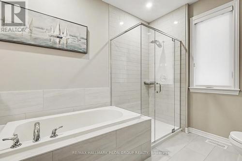 819 Tewin Circle, Ottawa, ON - Indoor Photo Showing Bathroom