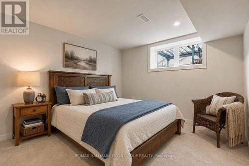 819 Tewin Circle, Ottawa, ON - Indoor Photo Showing Bedroom