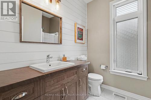 819 Tewin Circle, Ottawa, ON - Indoor Photo Showing Bathroom