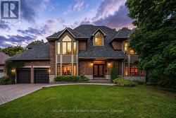 194 SHERWOOD PLACE Newmarket, ON L3Y 8E5