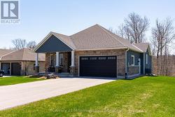 401 ALGOMA CRESCENT Georgian Bluffs, ON N0H 1S0