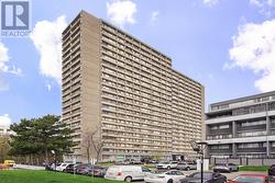 909 - 10 SUNNY GLEN WAY  Toronto, ON M3C 2Z3