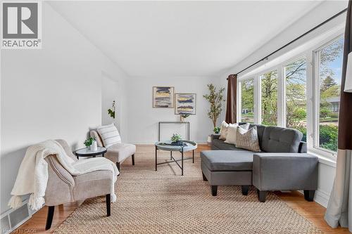 167 Darlington Drive, Hamilton, ON - Indoor Photo Showing Living Room