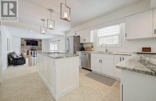 Kitchen - 33 Tower Road, Arran-Elderslie, ON - Indoor Photo Showing Kitchen With Upgraded Kitchen