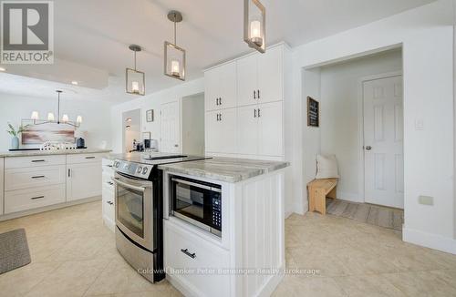 Kitchen - 33 Tower Road, Arran-Elderslie, ON - Indoor Photo Showing Kitchen With Upgraded Kitchen
