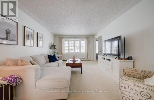 Living room - 33 Tower Road, Arran-Elderslie, ON - Indoor Photo Showing Living Room