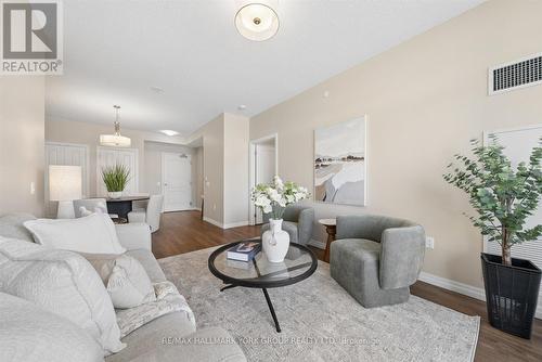 402 - 460 William Graham Drive, Aurora, ON 
