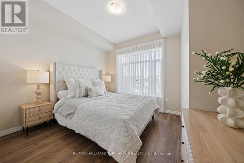 402 - 460 William Graham Drive, Aurora, ON 