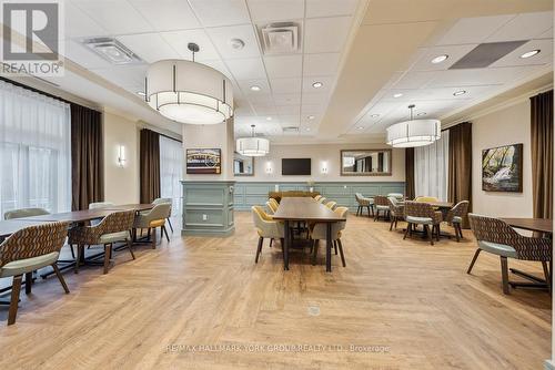 402 - 460 William Graham Drive, Aurora, ON 