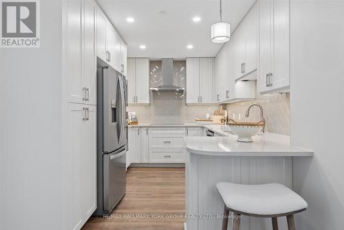 402 - 460 William Graham Drive, Aurora, ON 