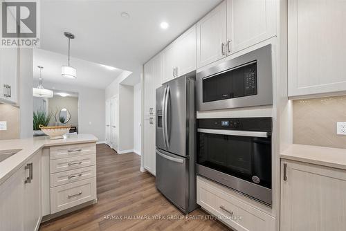 402 - 460 William Graham Drive, Aurora, ON 