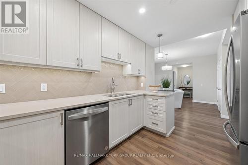 402 - 460 William Graham Drive, Aurora, ON 
