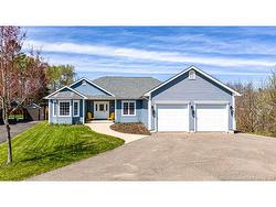 90 MacLean CRT  Fredericton, NB E3G 9Y1