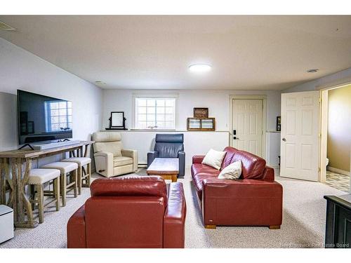 90 Maclean Crt, Fredericton, NB 