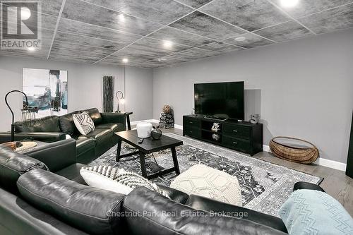 26 Nickason Drive, Arran-Elderslie, ON - Indoor Photo Showing Living Room