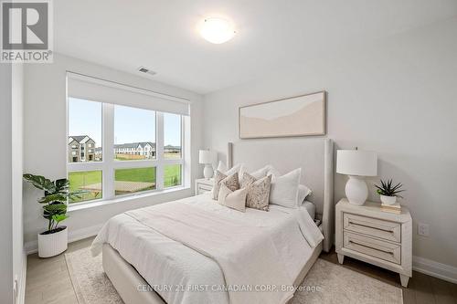 313 - 1560 Upper West Avenue, London South (South B), ON - Indoor Photo Showing Bedroom