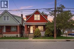 507 QUEENSDALE Avenue E Hamilton, ON L8V 1K7
