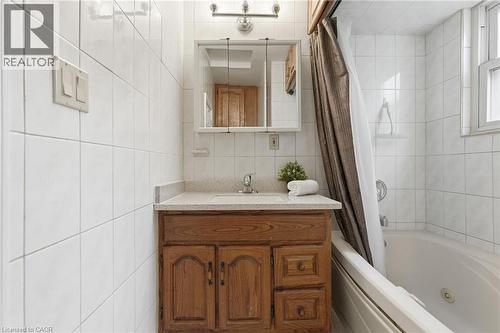 507 Queensdale Avenue E, Hamilton, ON - Indoor Photo Showing Bathroom