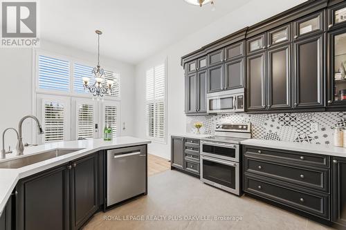 3409 Liptay Avenue, Oakville, ON - Indoor Photo Showing Kitchen With Upgraded Kitchen
