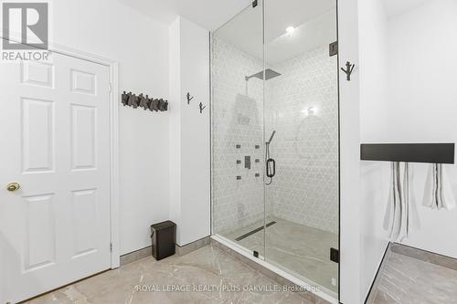 3409 Liptay Avenue, Oakville, ON - Indoor Photo Showing Bathroom
