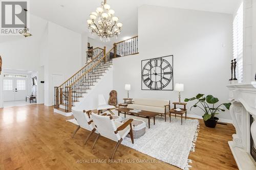 3409 Liptay Avenue, Oakville, ON - Indoor