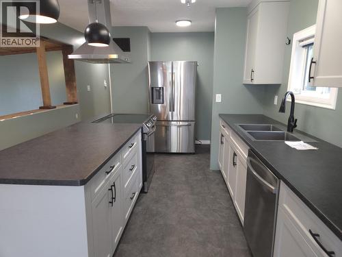7142 Bear Road, Prince George, BC - Indoor Photo Showing Kitchen With Double Sink