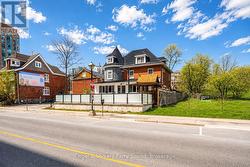 168 DUNLOP STREET E Barrie (City Centre), ON L4M 1B3