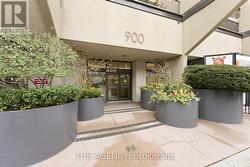902 - 900 YONGE STREET  Toronto, ON M4W 3P5
