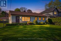 10 OAKLEY COURT Hamilton, ON L9G 1T5