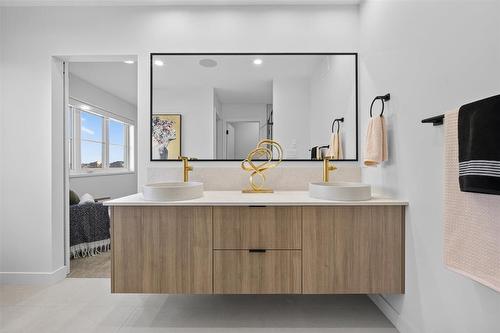 102 Butterfly Way, Winnipeg, MB - Indoor
