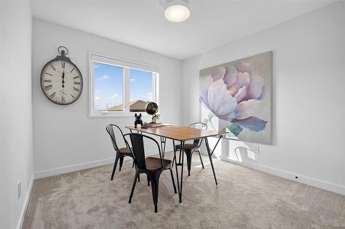 102 Butterfly Way, Winnipeg, MB - Indoor Photo Showing Dining Room