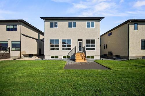 102 Butterfly Way, Winnipeg, MB - Outdoor