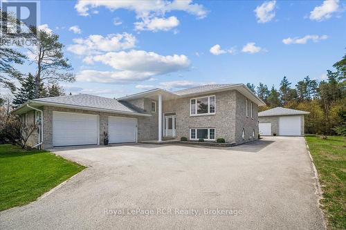 30 PINE TREE DRIVE  South Bruce Peninsula, ON N0H 1P0