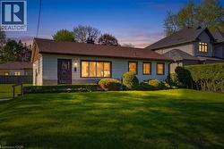 10 OAKLEY Court  Ancaster, ON L9G 1T5