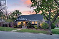 9 COWAN AVENUE  London South (South R), ON N6C 4E7