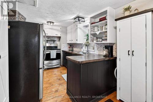 311 Burridge Road, Frontenac (Frontenac South), ON - Indoor Photo Showing Kitchen