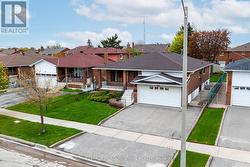 21 LEANDER STREET Brampton, ON L6S 3M3