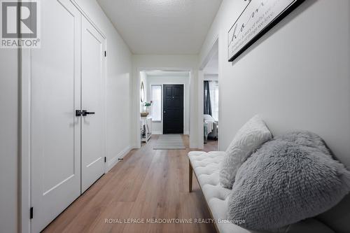 21 Leander Street, Brampton, ON - Indoor Photo Showing Living Room