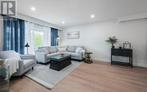 21 Leander Street, Brampton, ON - Indoor Photo Showing Living Room