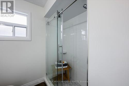 21 Leander Street, Brampton, ON - Indoor Photo Showing Bathroom