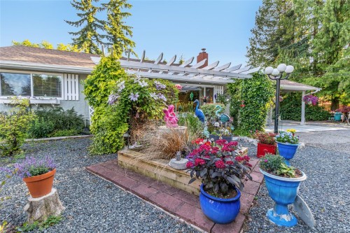 1226 Centre Rd, Qualicum Beach, BC 