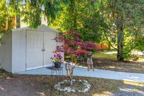 1226 Centre Rd, Qualicum Beach, BC 
