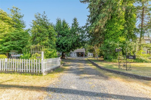 1226 Centre Rd, Qualicum Beach, BC 