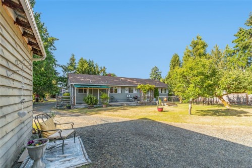 1226 Centre Rd, Qualicum Beach, BC 