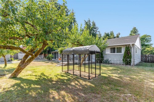 1226 Centre Rd, Qualicum Beach, BC 